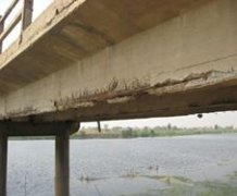 主梁出现露筋现象2